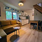 Nyaraló Pod Swierkami & Jacuzzi Jelenia Góra