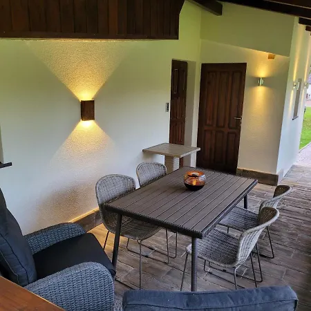 Holiday home Pod Swierkami & Jacuzzi Jelenia Gora