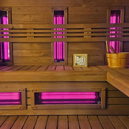 Pod Swierkami & Jacuzzi Holiday home *