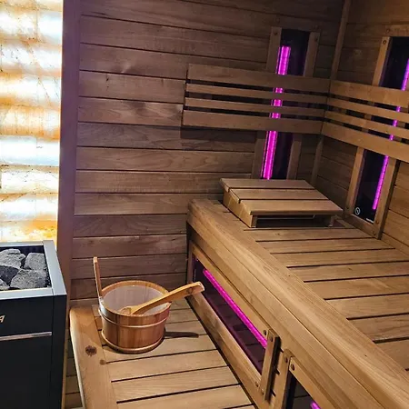 Pod Swierkami & Jacuzzi Еленя-Гура