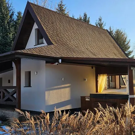 Pod Swierkami & Jacuzzi Holiday home