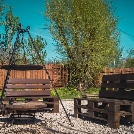 Дом отдыха Pod Swierkami & Jacuzzi Еленя-Гура