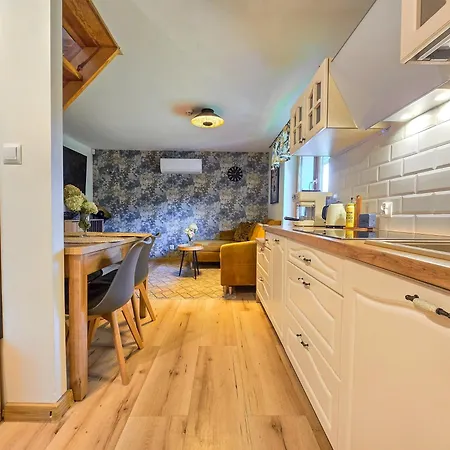 Pod Swierkami & Jacuzzi Сasa de vacaciones Jelenia Góra