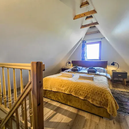 Pod Swierkami & Jacuzzi Дом отдыха